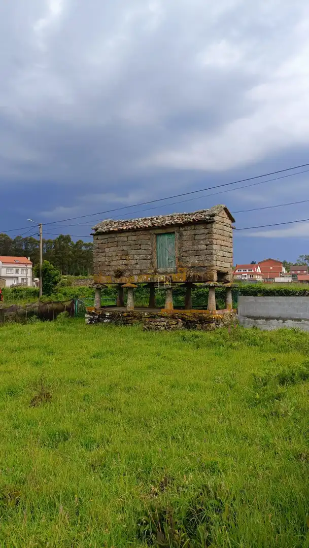 Vista exterior de Casa o xalet en venda en Camariñas amb Calefacció, Jardí privat i Terrassa