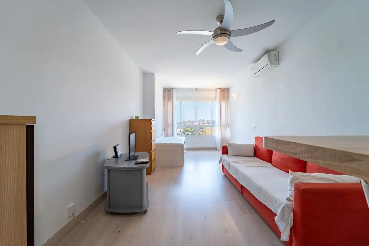 Habitación de Estudio en venta en Torremolinos con Aire acondicionado, Calefacción y Piscina