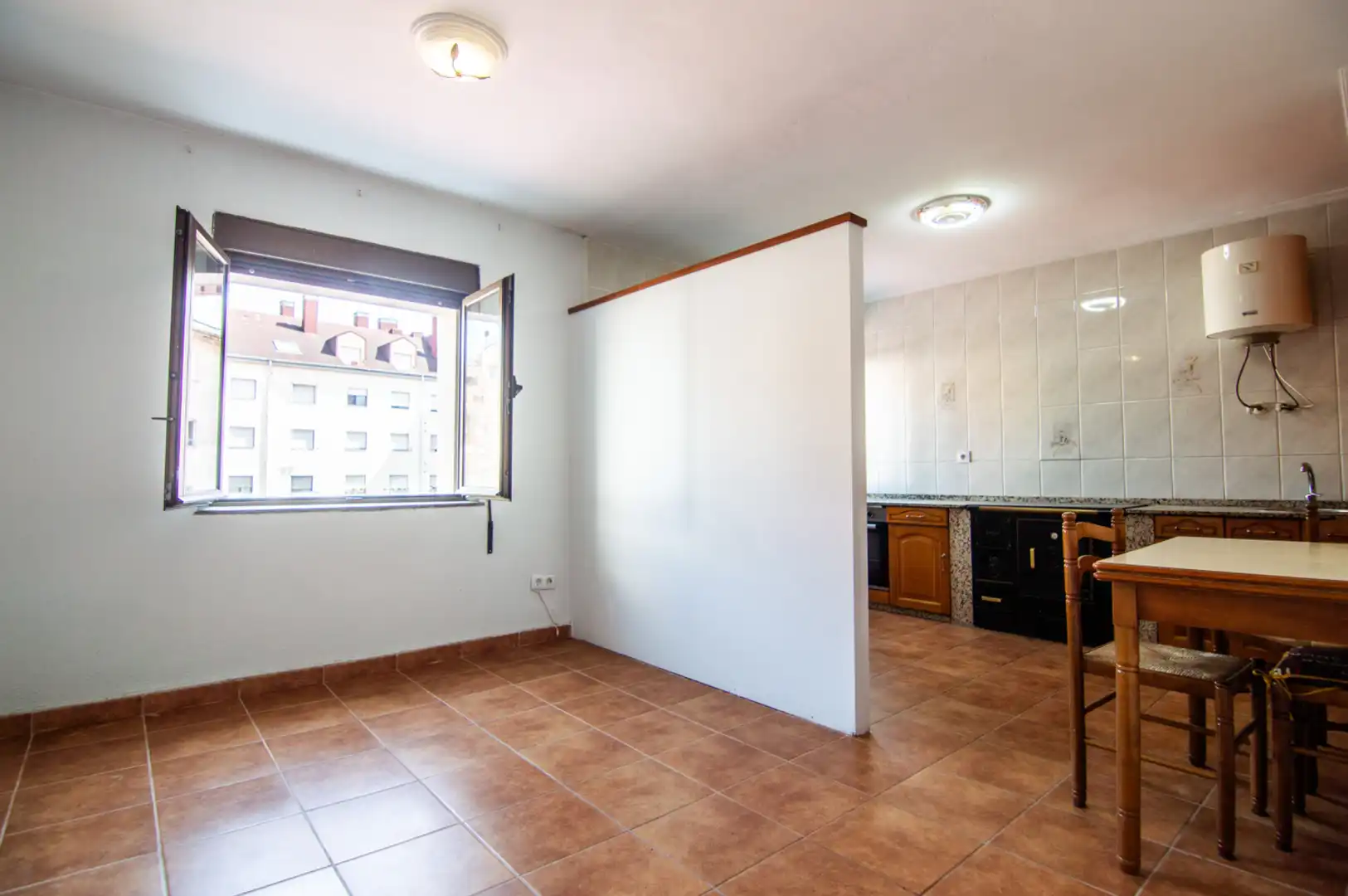 Küche von Wohnung zum Verkauf in Siero mit Heizung, Parkett und Abstellraum
