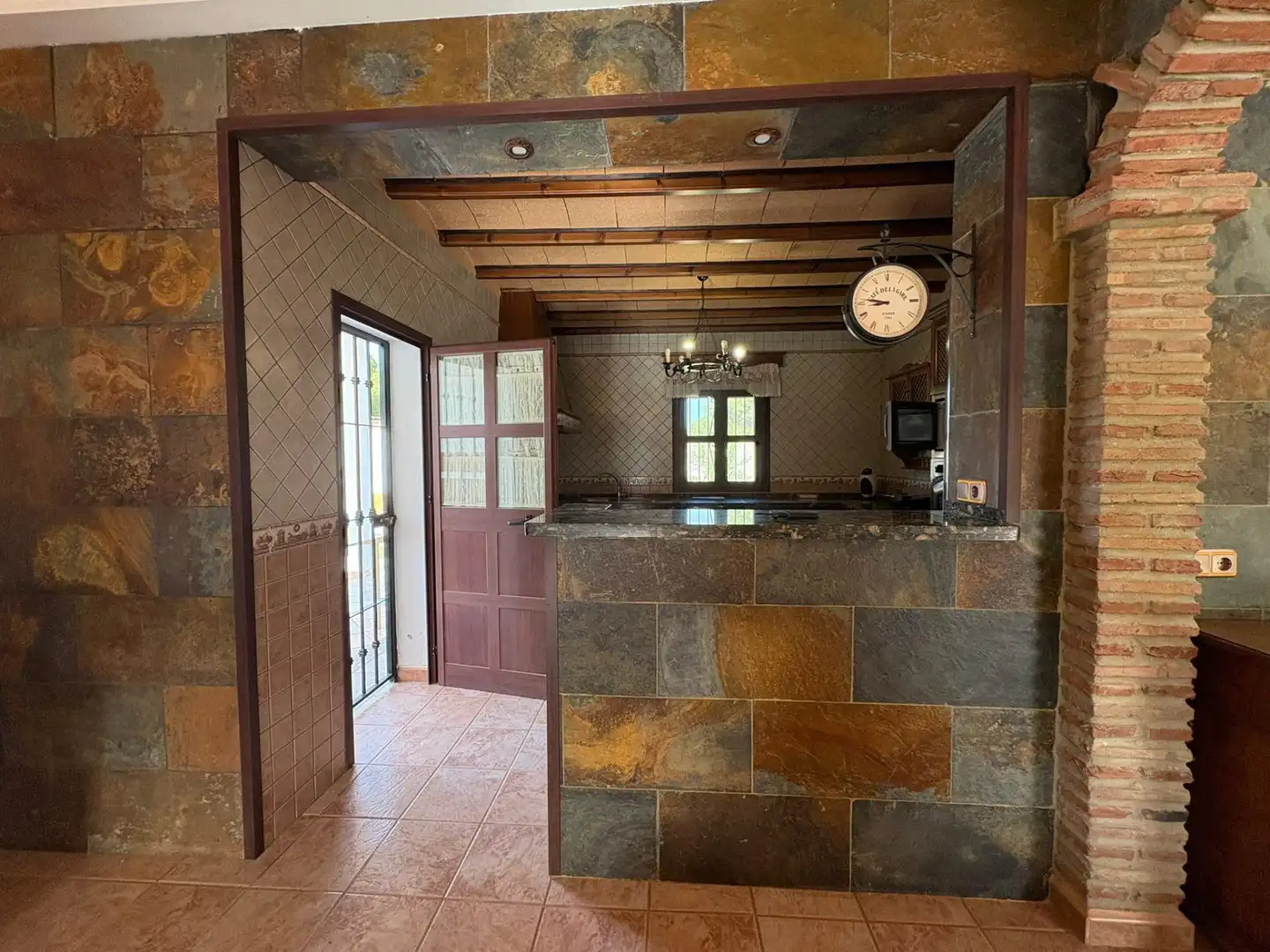 Cocina de Casa o chalet de alquiler en Chiclana de la Frontera con Aire acondicionado, Jardín privado y Piscina