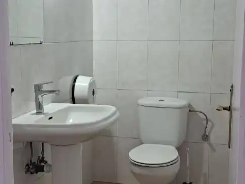 Bathroom of Commercial properties for rent in Barbastro  with Air Conditioner and Heating