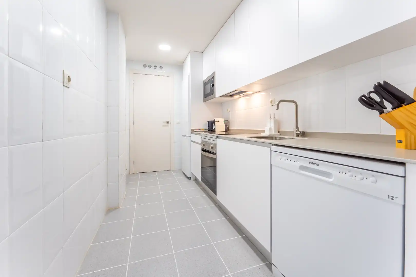 Kitchen of Flat for sale in Madrid  with Air Conditioner, Storage room and Community pool