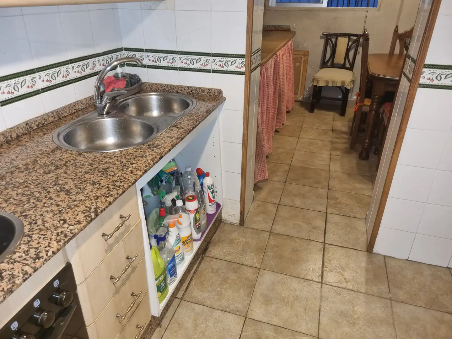 Cuina de Casa adosada en venda en Chiclana de la Frontera amb Aire condicionat, Jardí privat i Terrassa