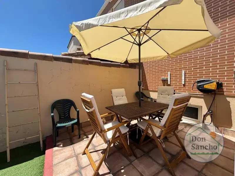Terraza de Casa adosada en venta en Cabezón de Pisuerga con Calefacción, Jardín privado y Terraza