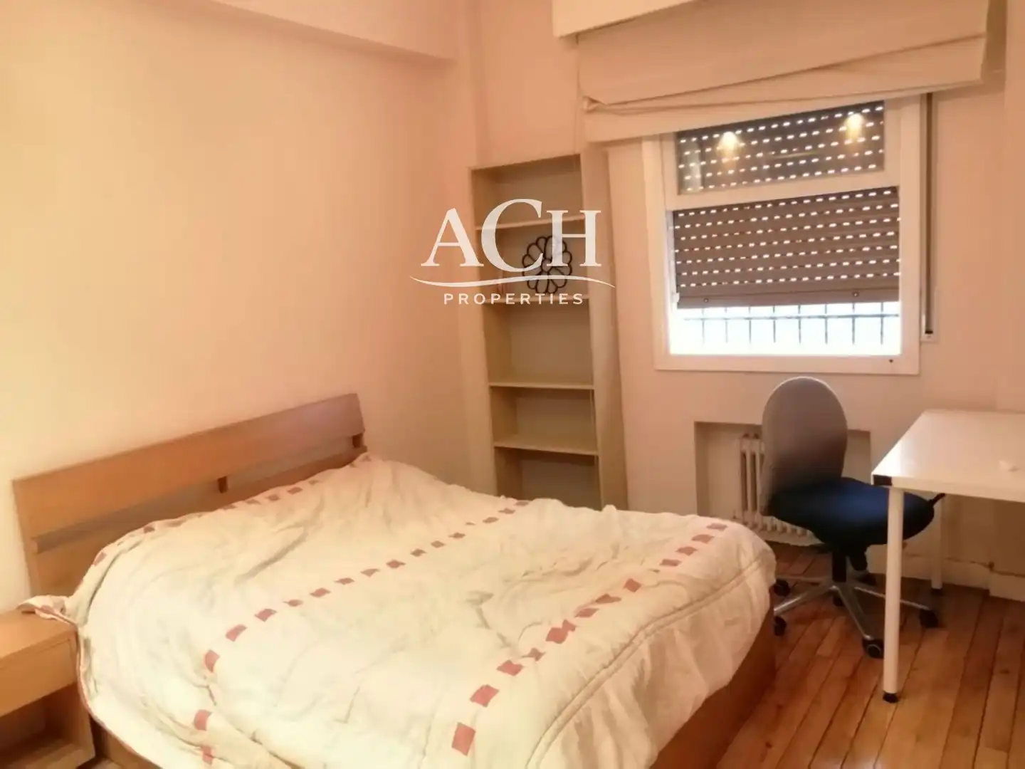 Schlafzimmer von Wohnung zur Miete in Bilbao  mit Heizung, Terrasse und Möbliert