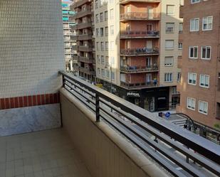 Vista exterior de Pis en venda en  Logroño amb Aire condicionat i Terrassa