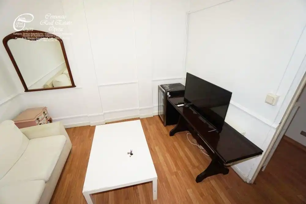 Flat for rent in Calle BOLA, Palacio