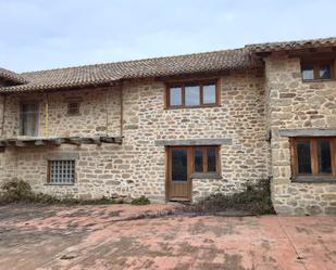 Exterior view of Building for sale in Manzanal de los Infantes