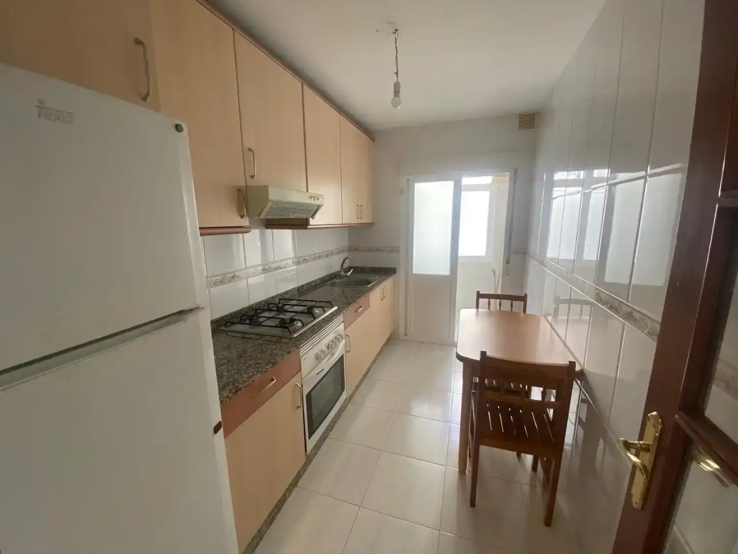 Cuina de Pis en venda en Oroso amb Parquet, Traster i Moblat