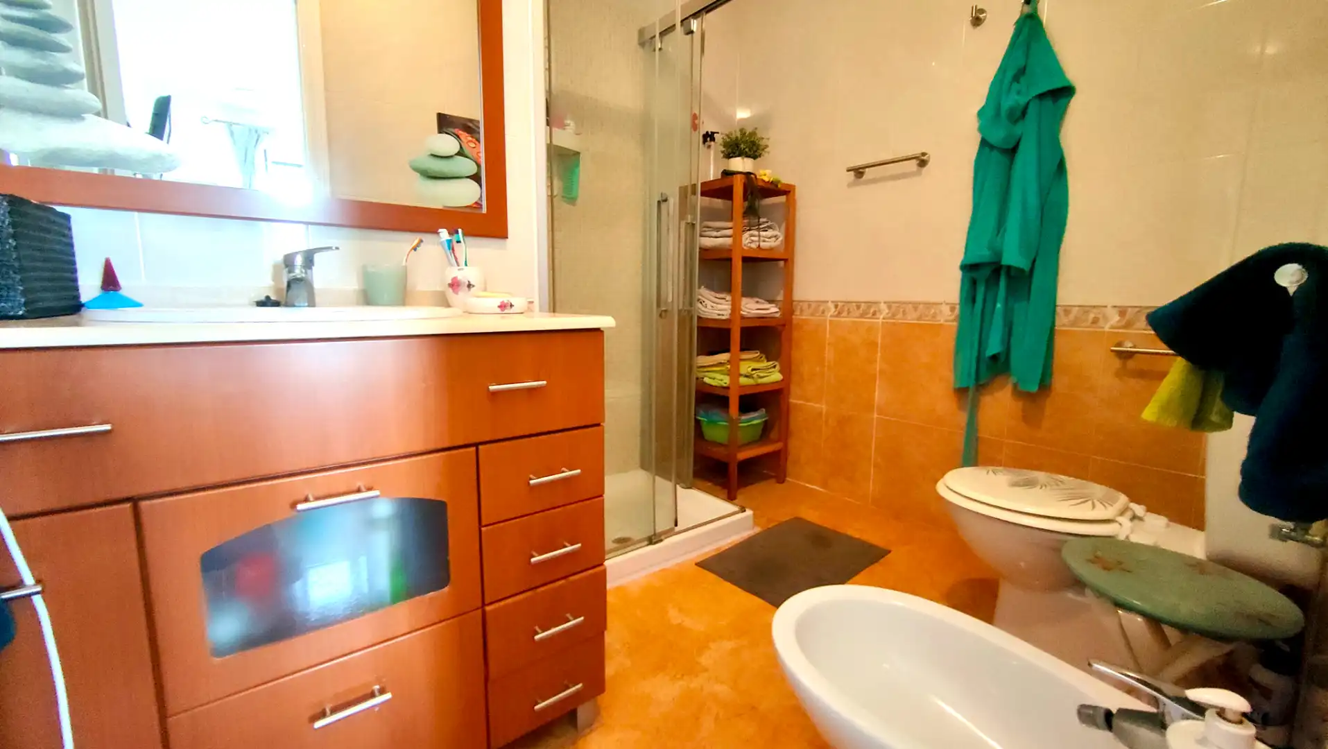 Baño de Casa adosada en venta en Santa Pola con Aire acondicionado, Calefacción y Jardín privado