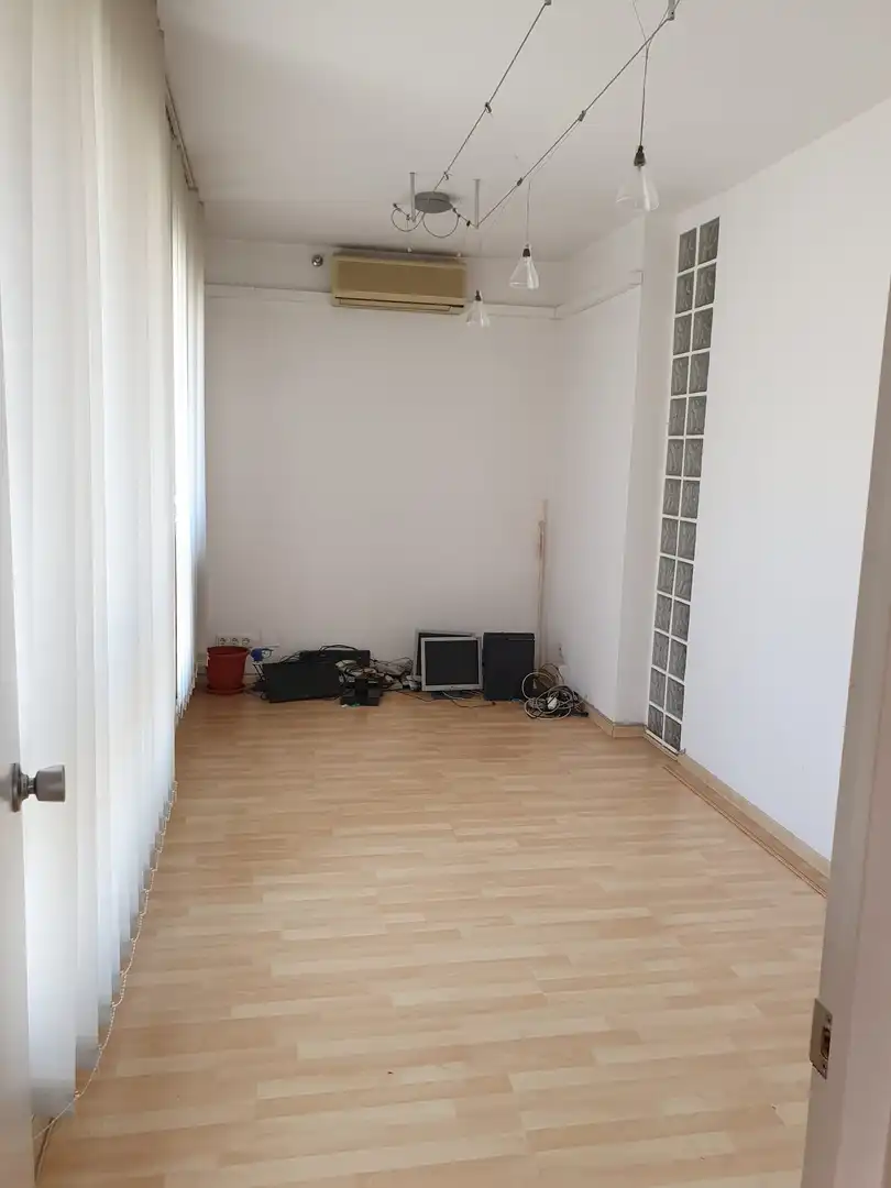 Sala de estar de Oficina de alquiler en El Prat de Llobregat con Aire acondicionado