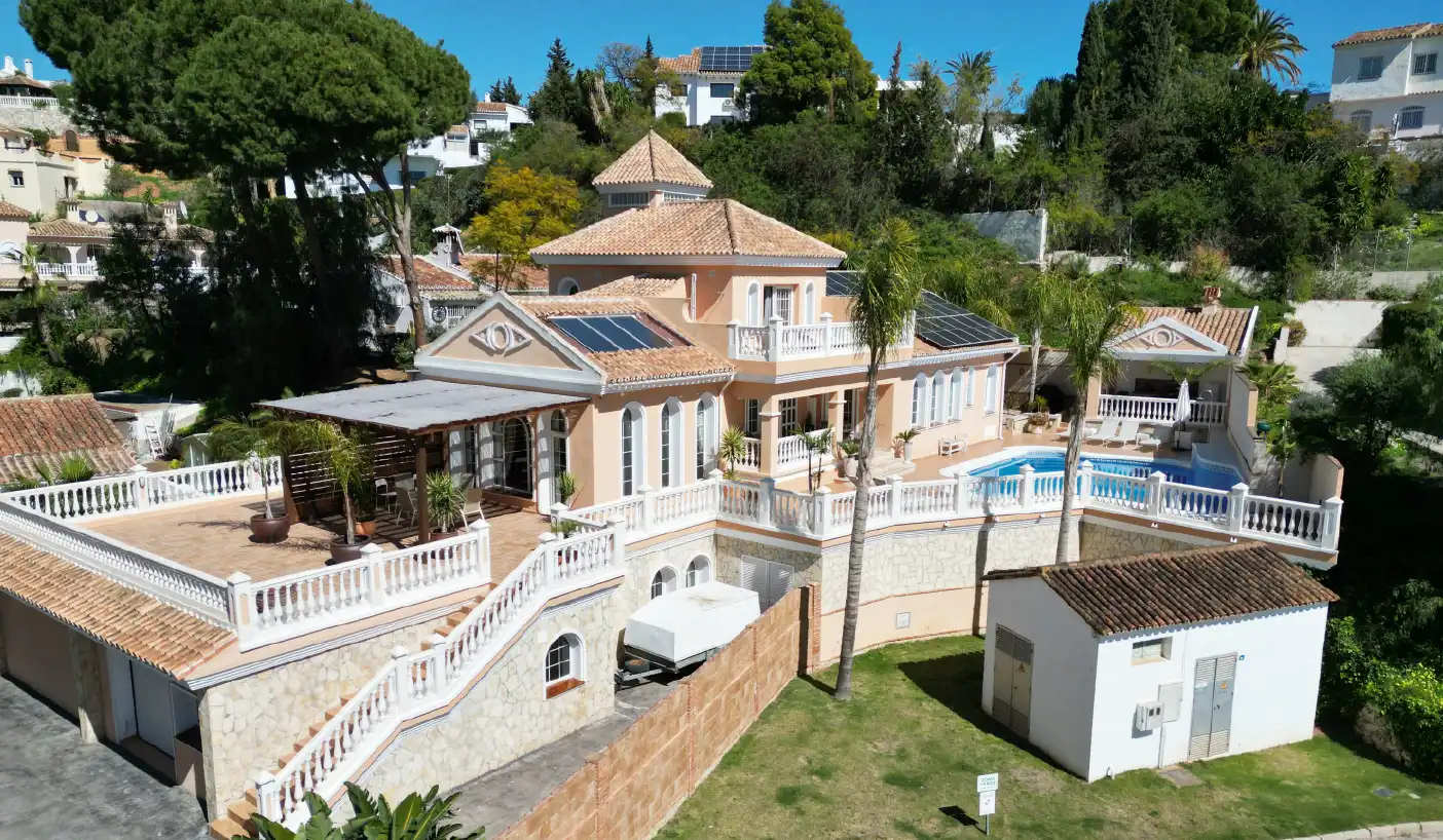 Villa mit Pool zum Verkauf in Campo de Mijas