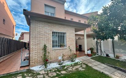 Exterior view of Single-family semi-detached for sale in Cambrils  with Air Conditioner and Terrace