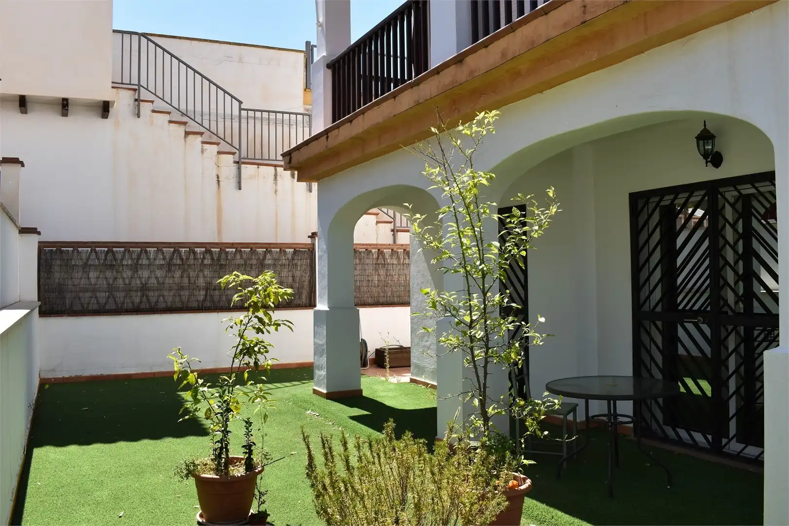 Jardín de Planta baja en venta en Vélez-Málaga con Aire acondicionado, Terraza y Piscina comunitaria
