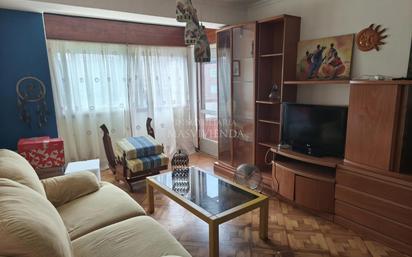 Sala d'estar de Pis en venda en Vigo  amb Terrassa i Traster