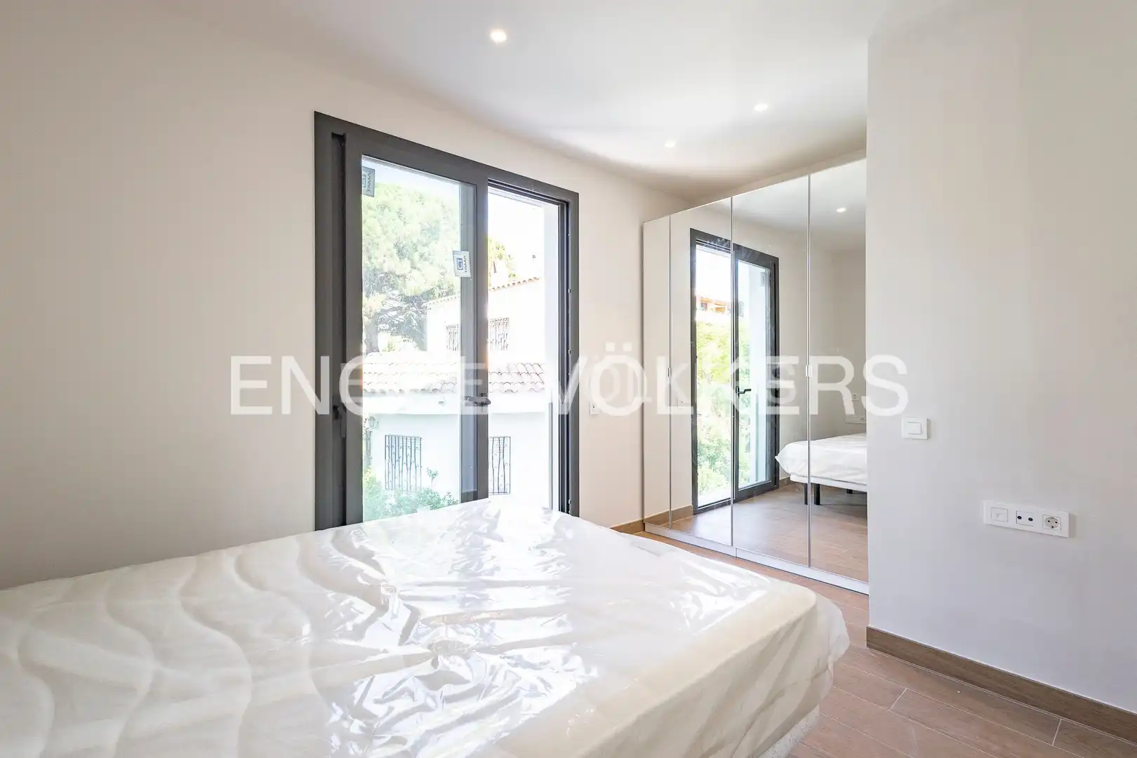 Planta baja de alquiler en Vallpineda - Santa Bàrbara