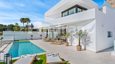 Villa independiente de obra nueva en venta en Polop