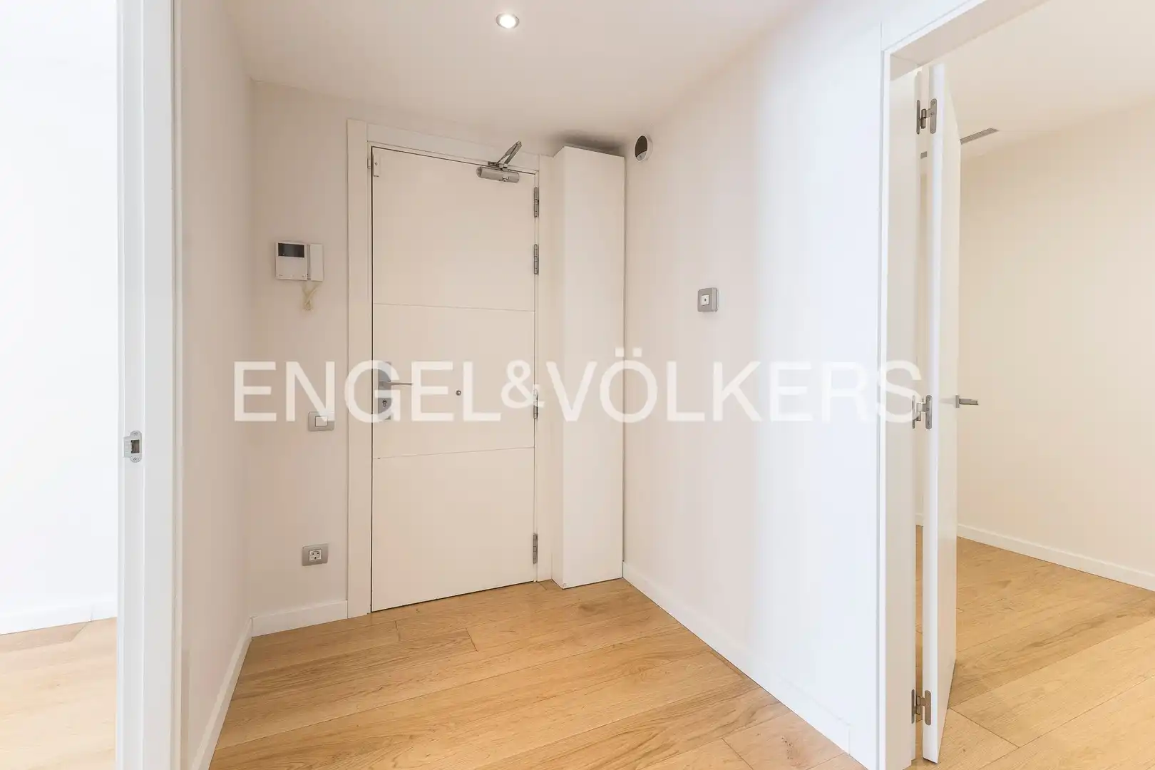 Wohnung zum Verkauf in Barcelona mit Klimaanlage, Heizung und Parkett