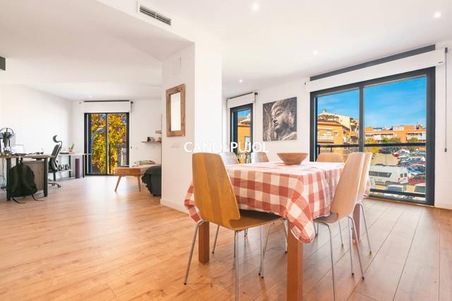 Ático en Alquiler en Mercat