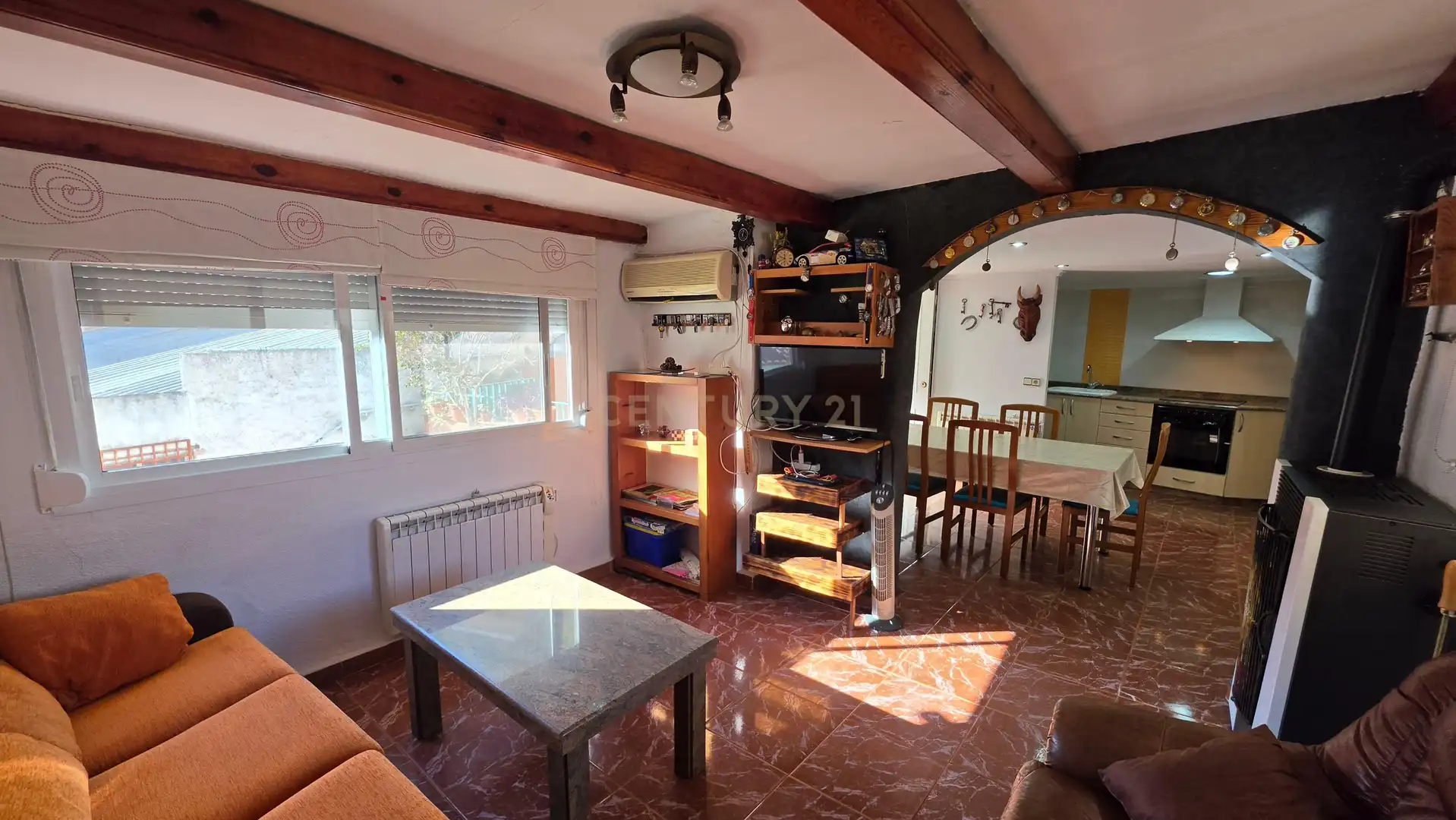 Sala d'estar de Casa adosada en venda en Gátova amb Forn, Microones i Balcó
