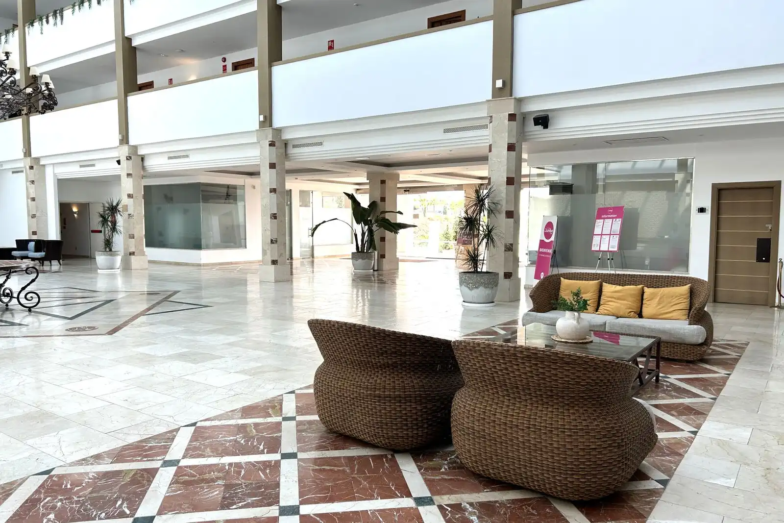 Pis en venda en Benahavís amb Moblat i Piscina comunitària