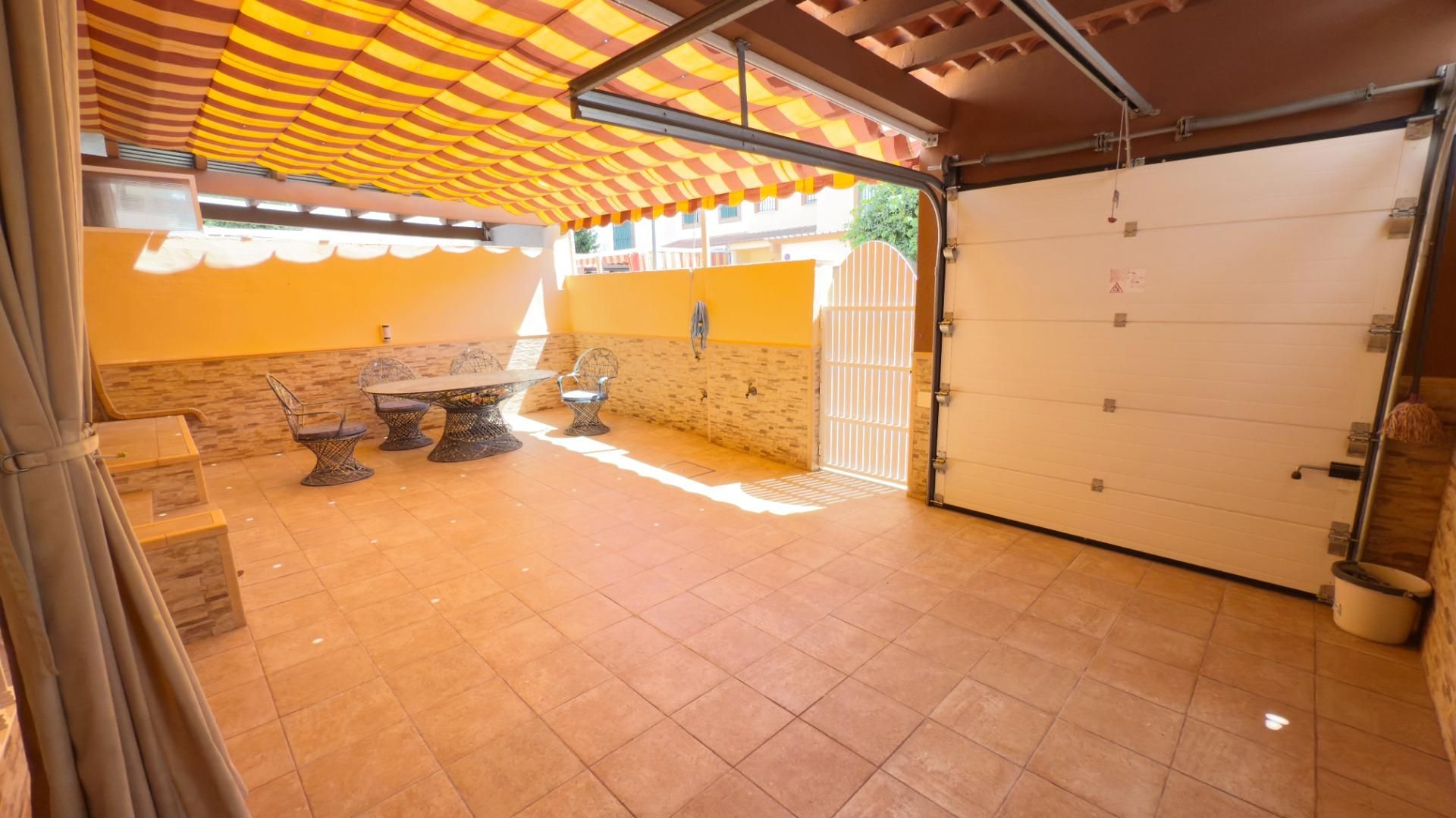 Casa adosada en venta en Urbadiez - Entrepuentes