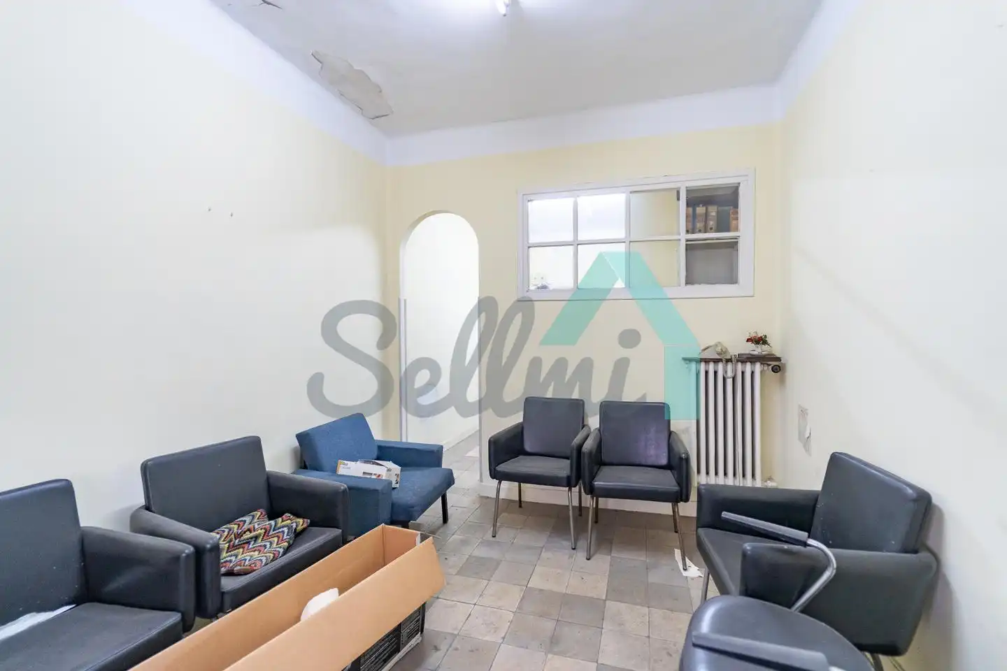 Büro zum Verkauf in Oviedo  mit Heizung