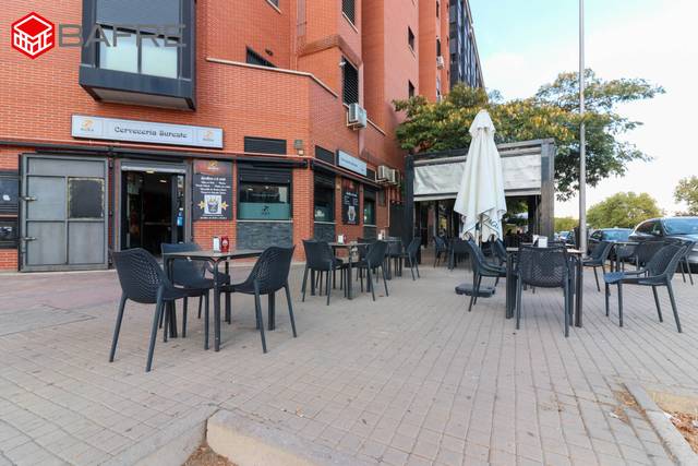 Local comercial en Venta en Avenida Gran Via del Sureste en Ensanche de Vallecas - La Gavia