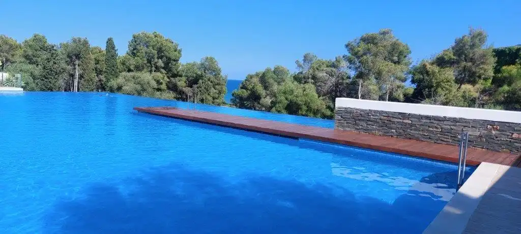 Piscina de Dúplex en venda en Sant Pere de Ribes amb Aire condicionat, Calefacció i Jardí privat