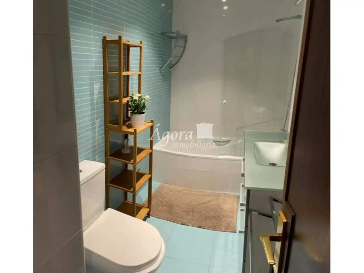 Baño de Piso de alquiler en Valladolid con Calefacción, Parquet y Terraza