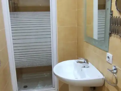 Badezimmer von Wohnung zur Miete in Sector 8 - Nueva Balastera