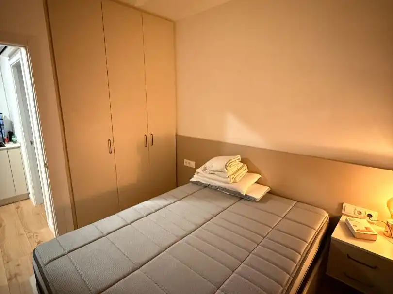 Schlafzimmer von Wohnung zur Miete in Barcelona mit Klimaanlage, Parkett und Möbliert