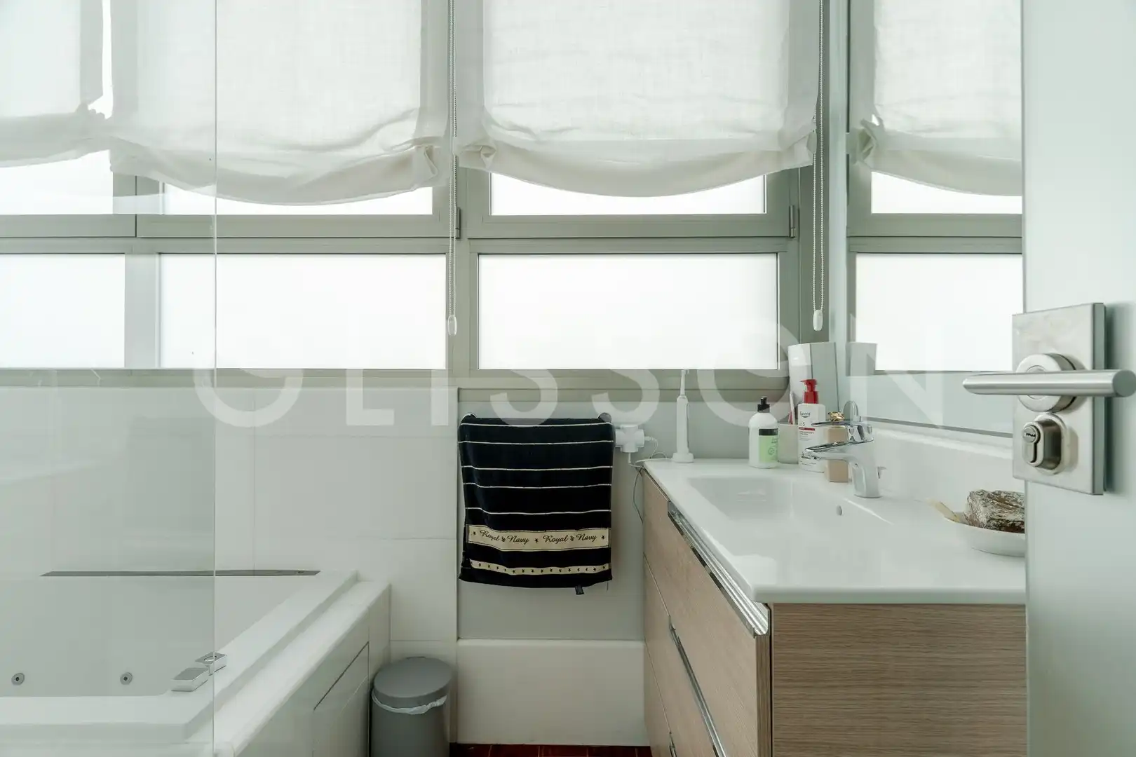 Badezimmer von Wohnung zum Verkauf in Madrid mit Klimaanlage, Heizung und Haustechnik