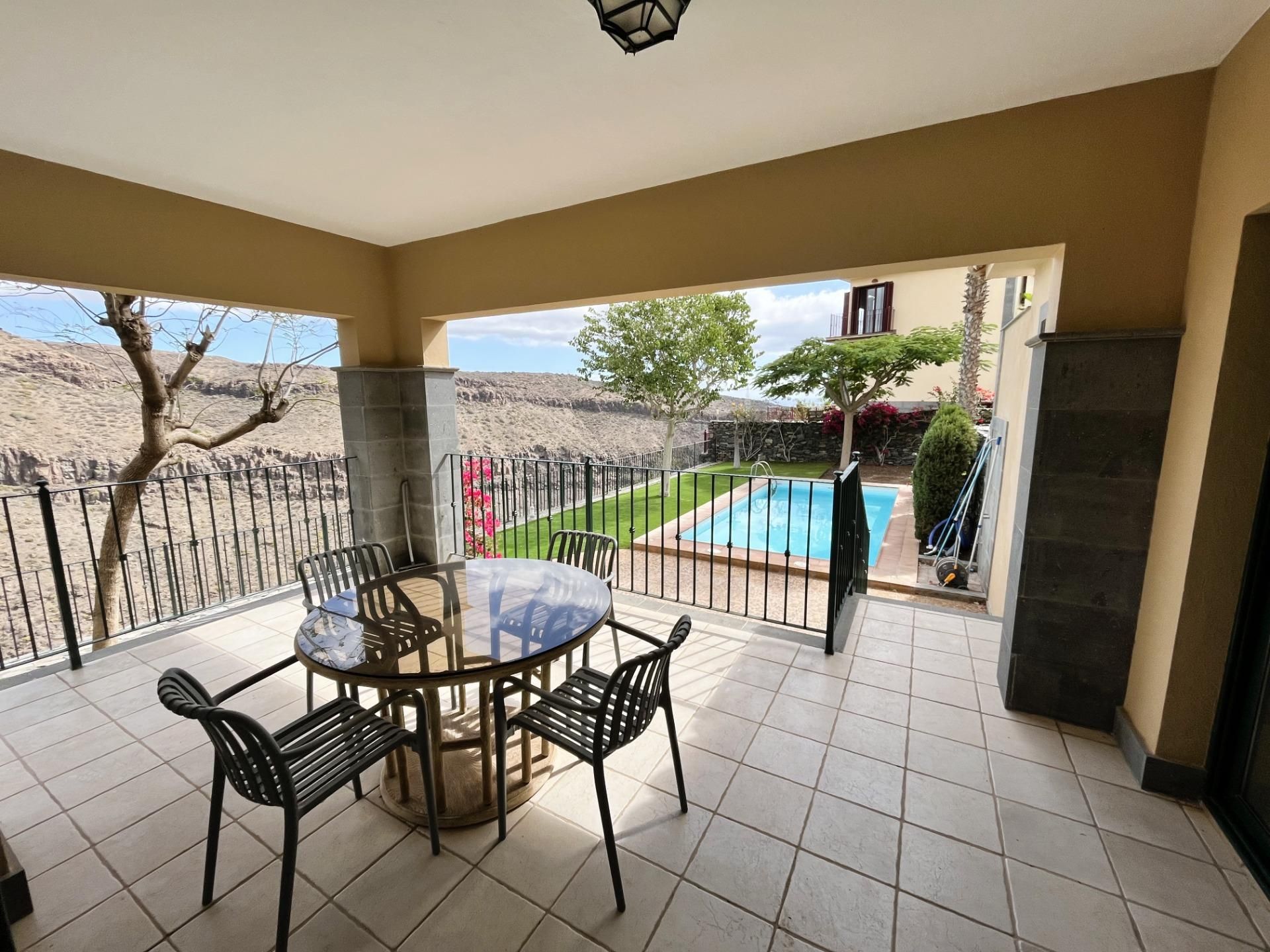 Casa o chalet en venta en Calle LISZT, Montaña - La Data