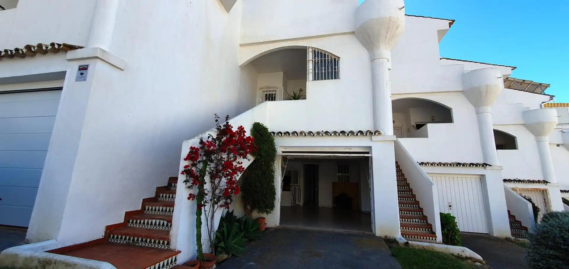 Casa adosada en venda en Mijas amb Jardí privat, Terrassa i Traster