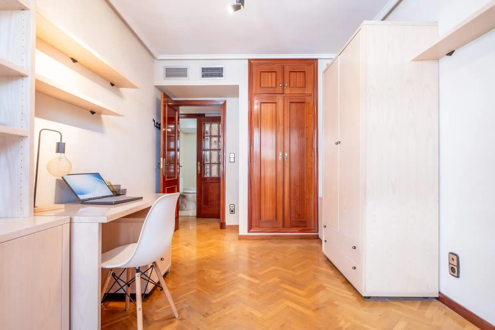 Bedroom of Flat for sale in Zaragoza  with Air Conditioner, Heating and Terrace