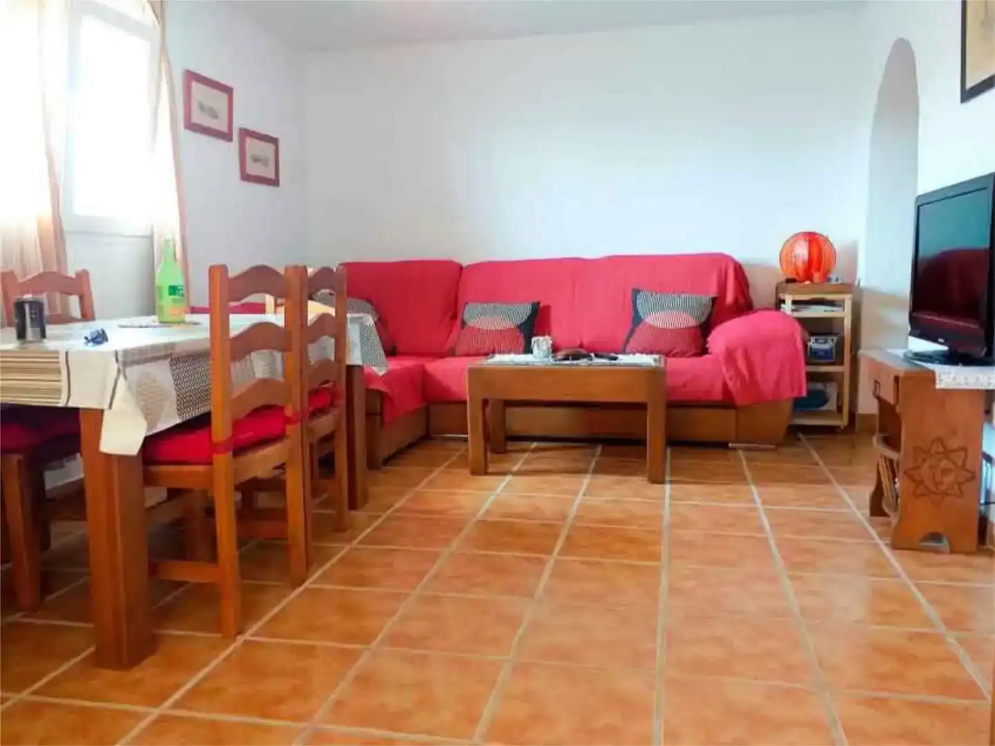 Sala d'estar de Casa o xalet en venda en Yunquera amb Jardí privat, Traster i Piscina