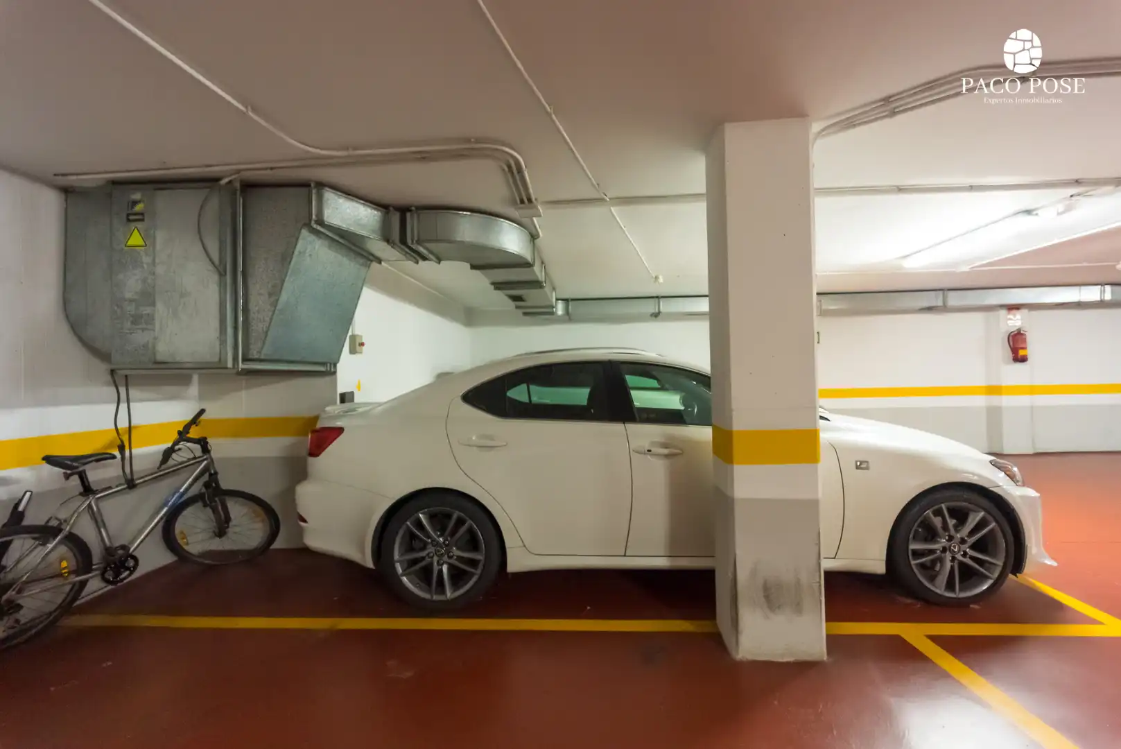 Parking de Piso en venta en A Coruña Capital  con Calefacción, Trastero y Amueblado