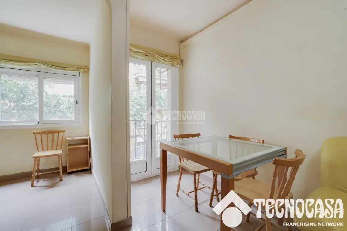 Flat with terrace for sale in Nou Barris, imagen 3