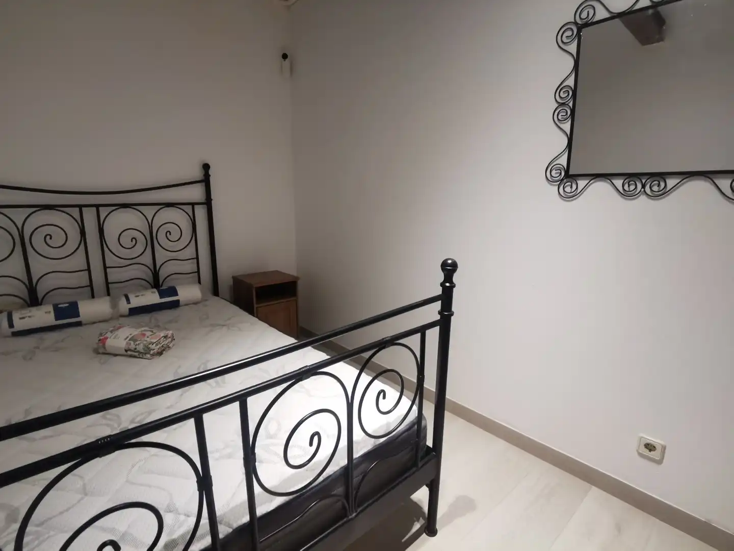 Bedroom of Flat for rent in Barcelona  with Air Conditioner, Parquet flooring and Furnished