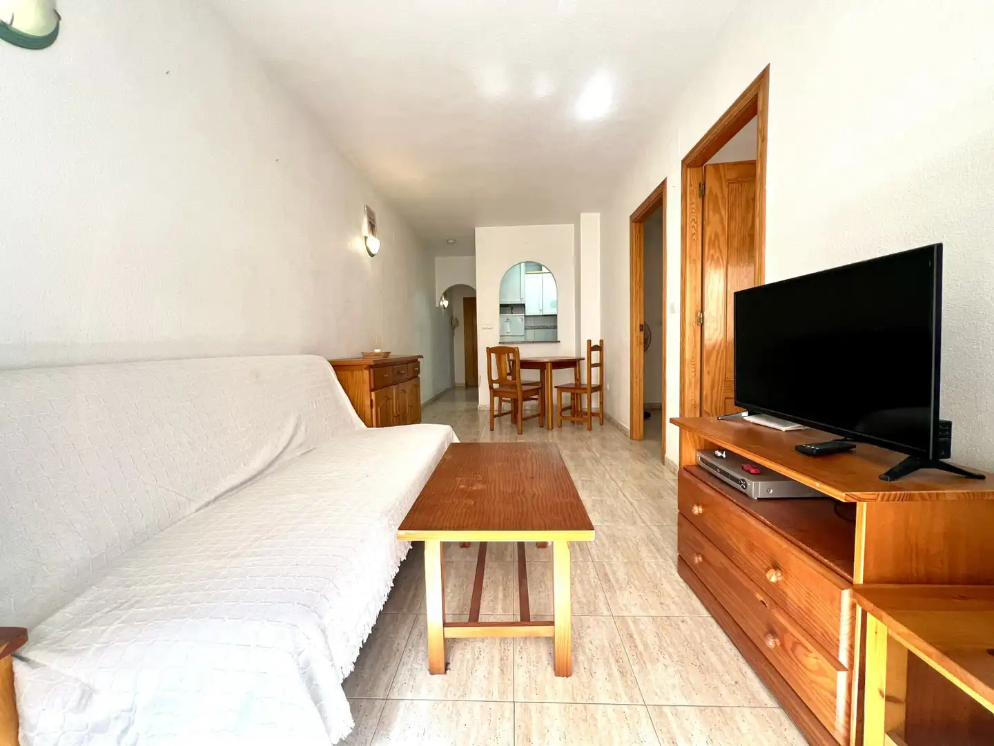 Sala d'estar de Pis en venda en Torrevieja amb Moblat