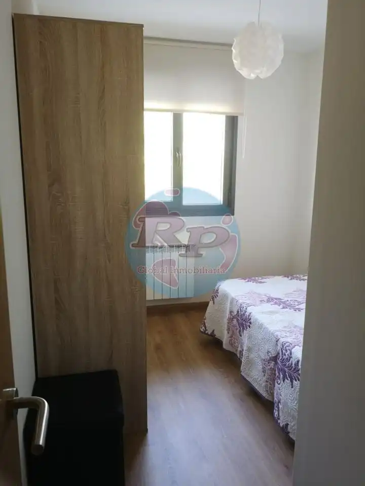 Habitación de Apartamento de alquiler en Valverde de la Virgen con Calefacción, Parquet y Terraza