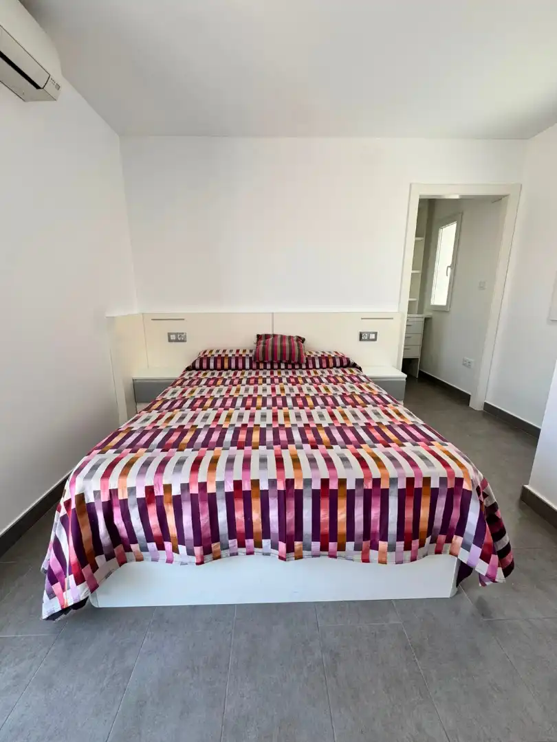 Habitación de Ático de alquiler en Valencia con Aire acondicionado, Terraza y Amueblado