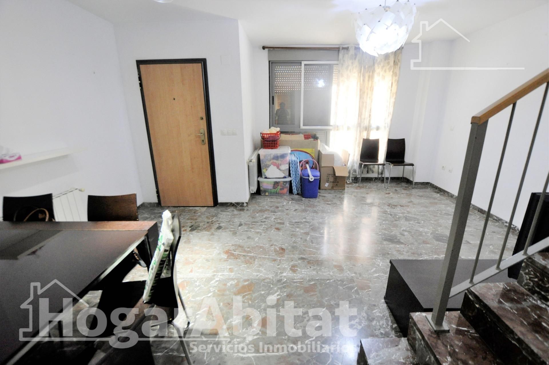 Sala d'estar de Casa adosada en venda en Puçol amb Aire condicionat, Calefacció i Terrassa