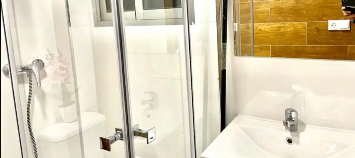 Badezimmer von Wohnung zur untervermieten in Canals mit Klimaanlage, Heizung und Möbliert