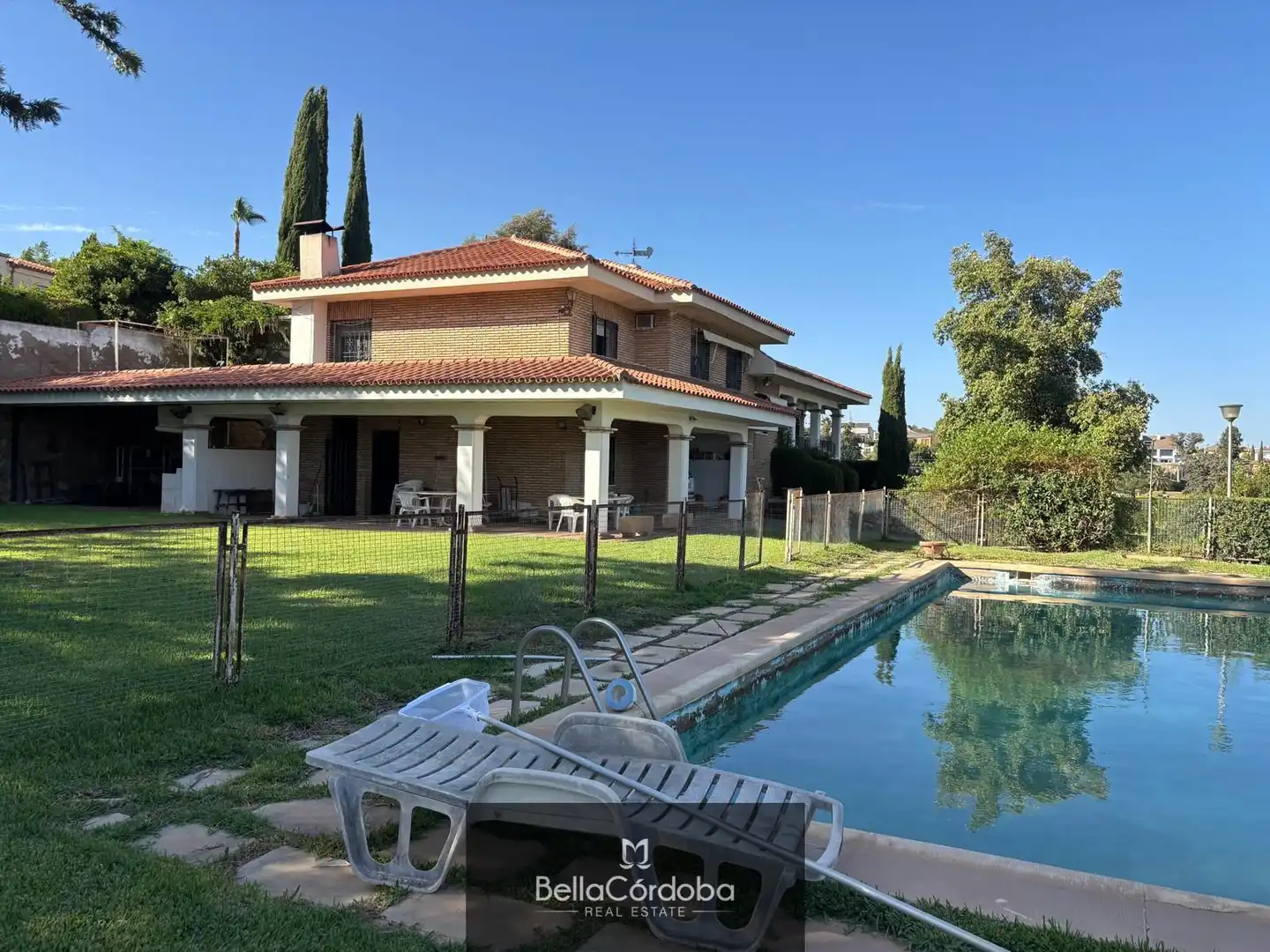 Vista exterior de Casa o xalet en venda en Córdoba amb Aire condicionat, Calefacció i Terrassa