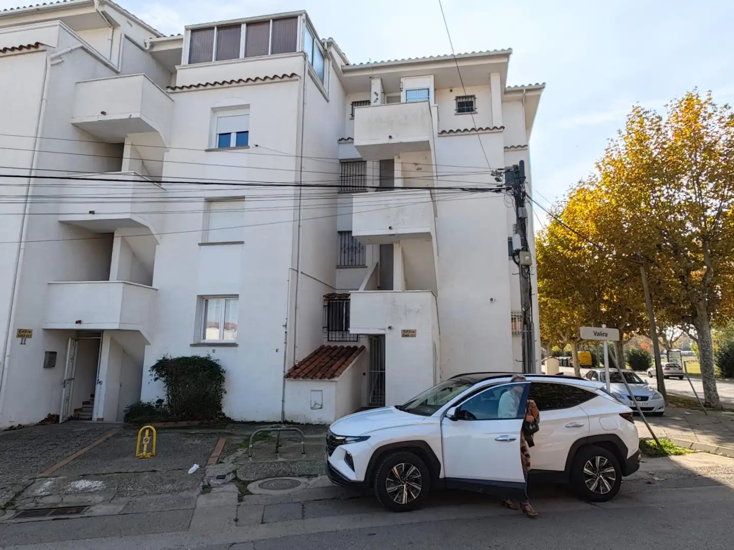 Außenansicht von Wohnungen zum Verkauf in Empuriabrava mit Terrasse
