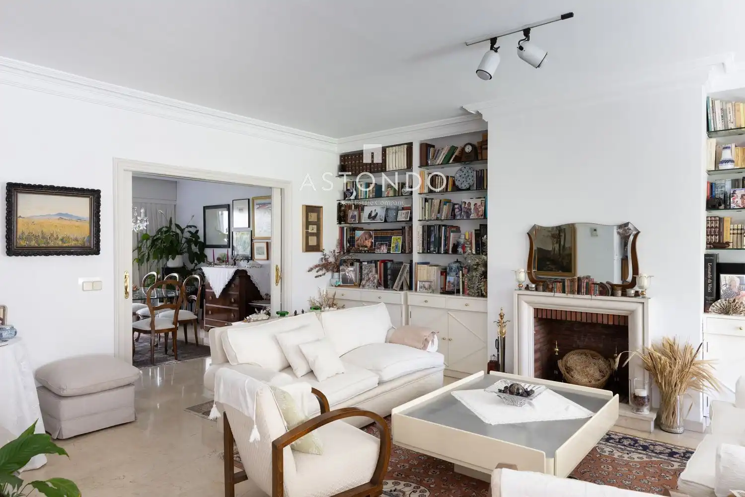 Living room of Houses for sale in Madrid  with Air Conditioner, Heating and Terrace