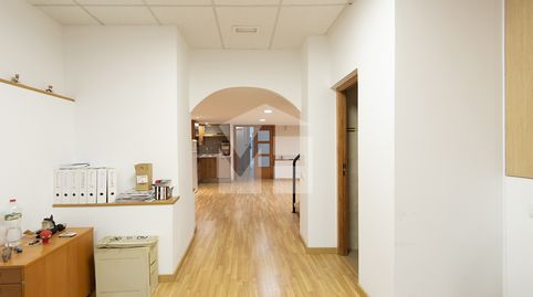 Local comercial en venta a pie de calle de 580 m2 de superficie en Vila de Gràcia, próximo a la plaza del Nord. Barcelona, imatge 3