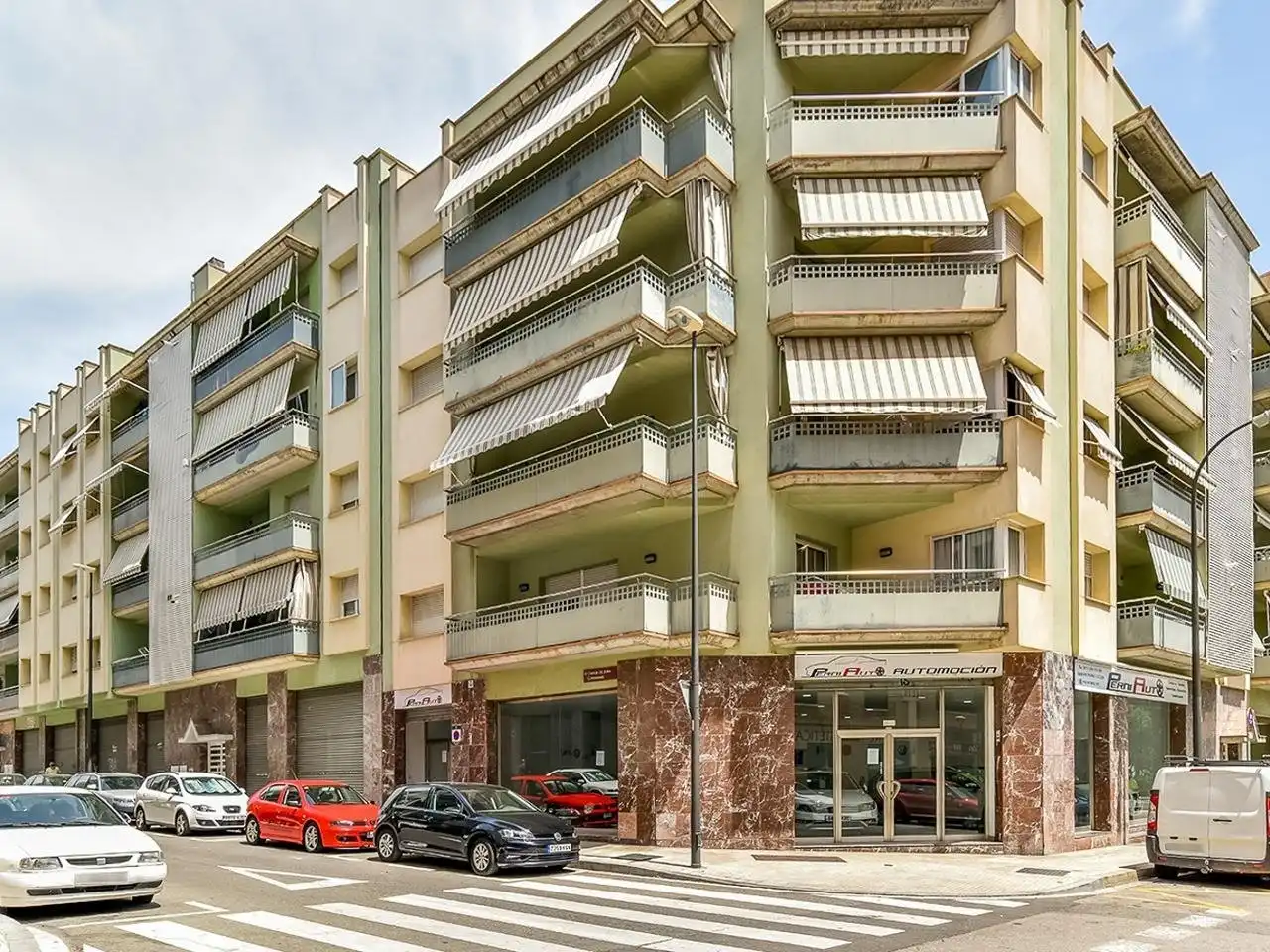 Exterior view of Commercial properties for sale in Reus